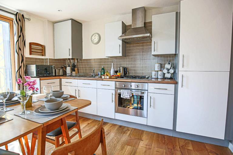Fully equipped apartment | Suitable for remote work | Pets allowed — photo 4