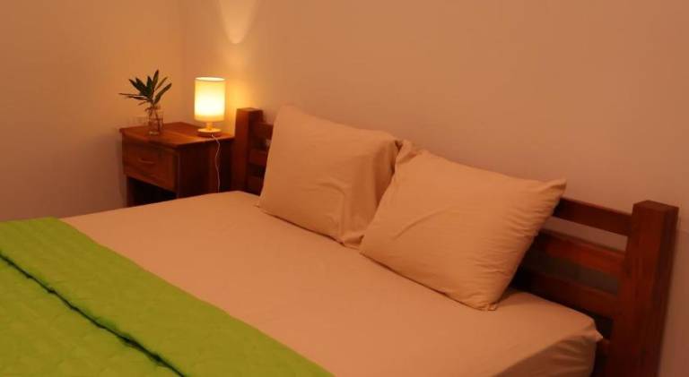 Bungalow with yard | Pet-friendly — photo 2