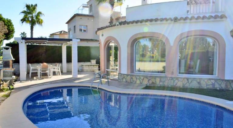 Chalet with terrace, private pool & yard — photo 2