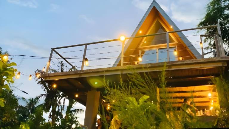 Wonderful house with barbeque & yard | Good for workation | Pet-friendly in Tagaytay