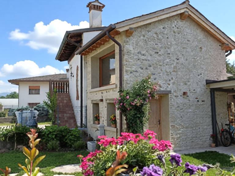 Villa with yard — photo 4