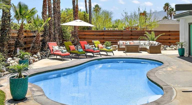 Vacation home with private pool, BBQ & garden in Palm Springs, CA
