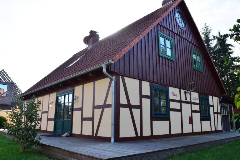 Vacation home with BBQ, sauna & yard — photo 5