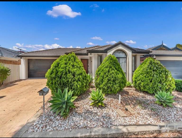 House Caroline Springs