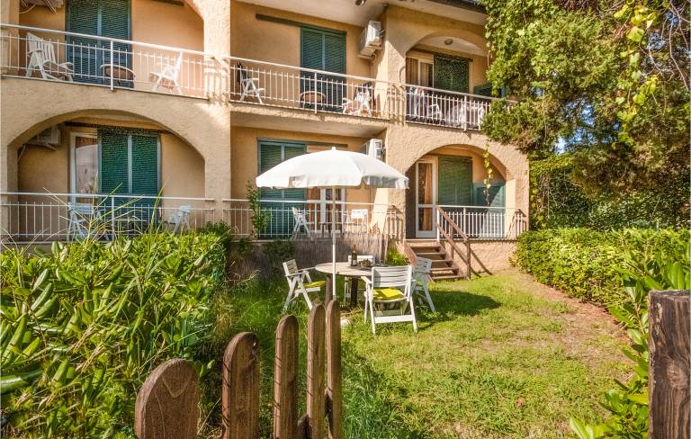 Apartment Lacona