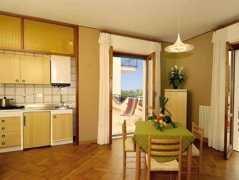 Serviced apartment with pool, garden & terrace — photo 4