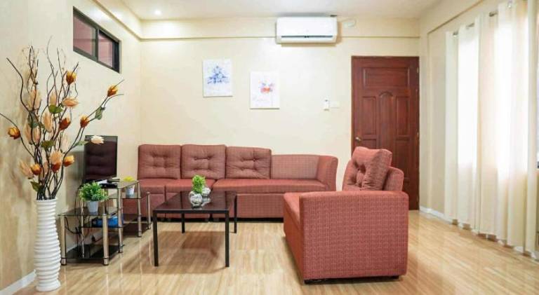 Pleasant serviced apartment with pool | Pet-friendly — photo 3