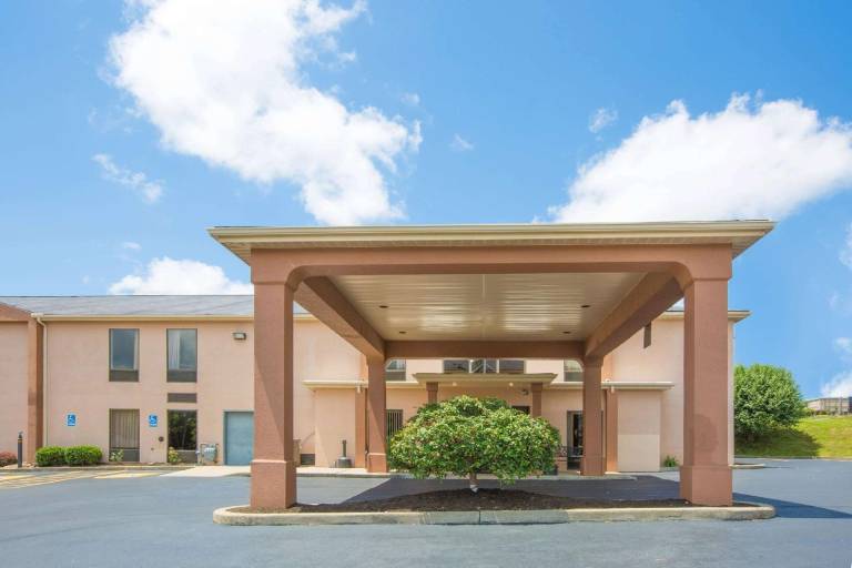 Howard Johnson by Wyndham Beckley — photo 3