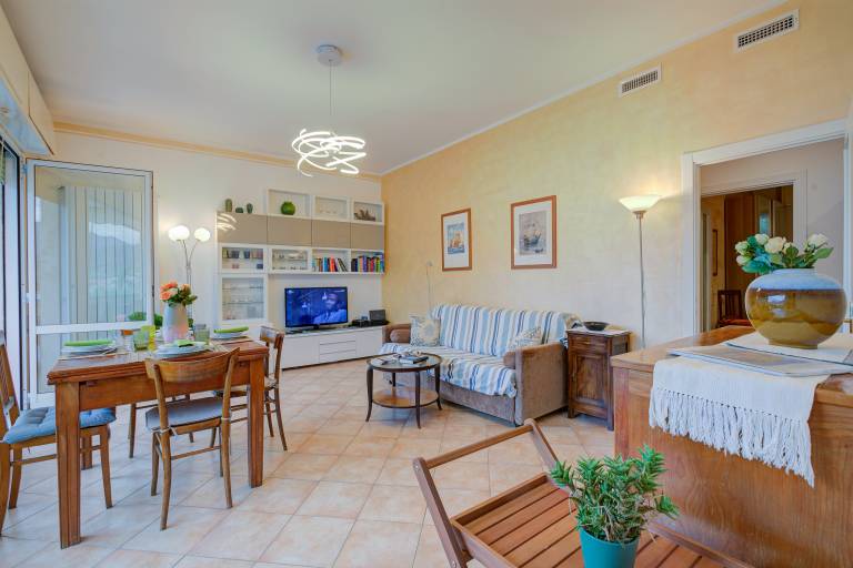 Charming apartment with patio | Water view | Dogs allowed — photo 4