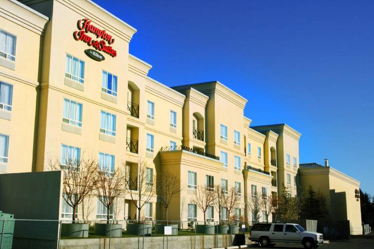 Hampton Inn & Suites by Hilton Calgary-University Northwest in Calgary, AB