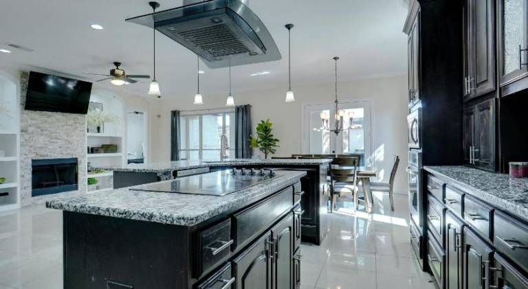 House with hot tub & pool | Pets are welcome — photo 2
