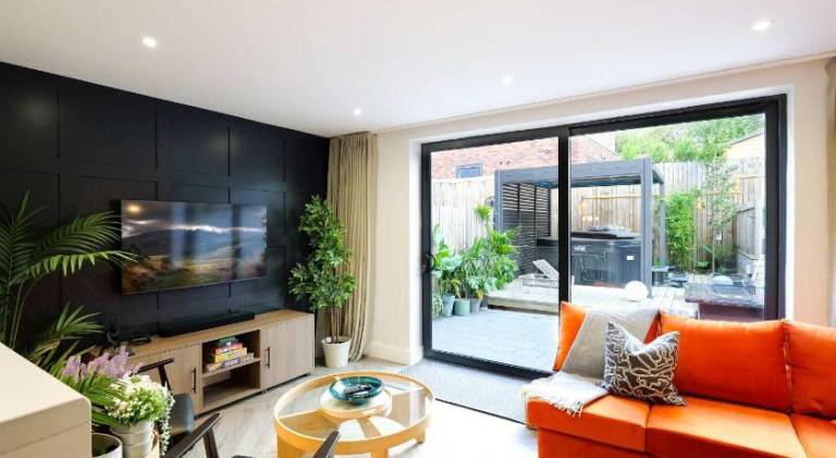 Wonderful house | Close to Manchester Cathedral | Dogs allowed in Salford