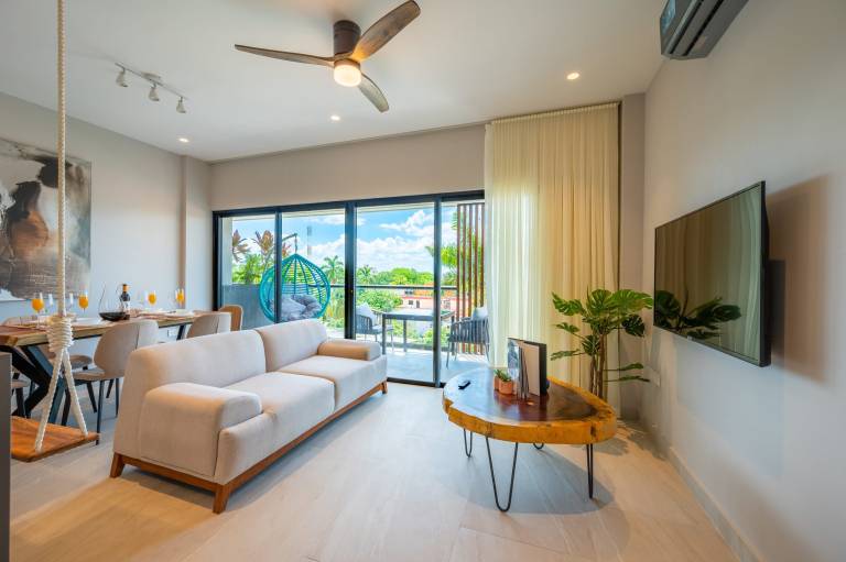 Child-friendly rental apartment with fast internet, grill & patio | Pets are welcome — photo 2