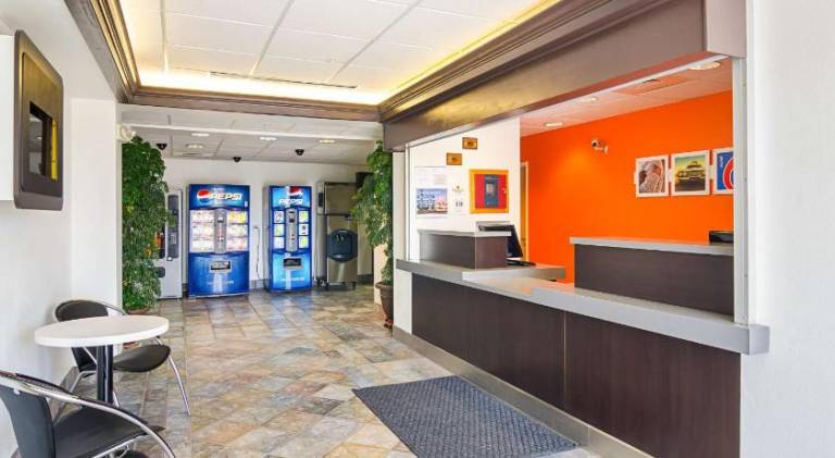 Motel 6 Wheatland, WY — photo 2