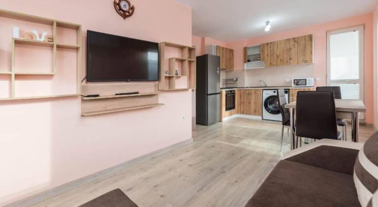 Apartment with 2 rooms for 6 persons in Varna