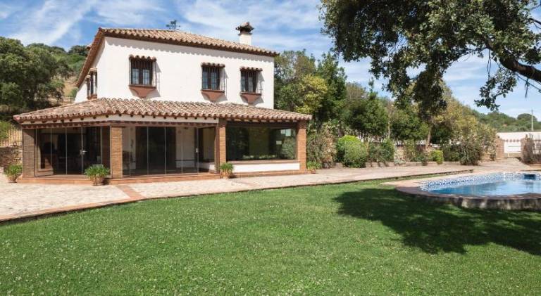 House with yard, BBQ & private pool | Suitable for remote work — photo 4