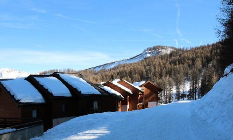 Apartment with fast internet & sauna | Next to the ski | Pets allowed in Briançon