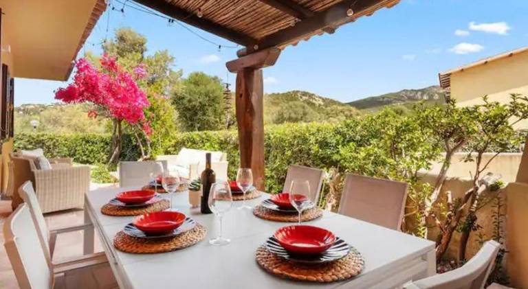 Vacation home with terrace in Baja Sardinia