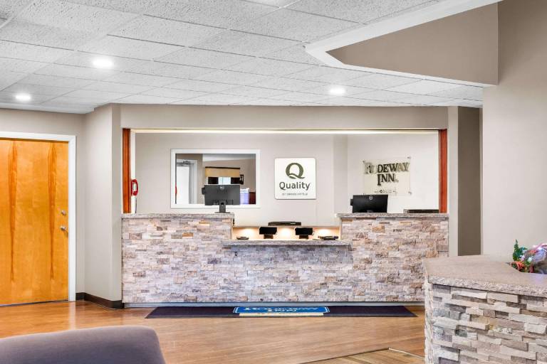Quality Inn & Suites Gorham Riverside — photo 3