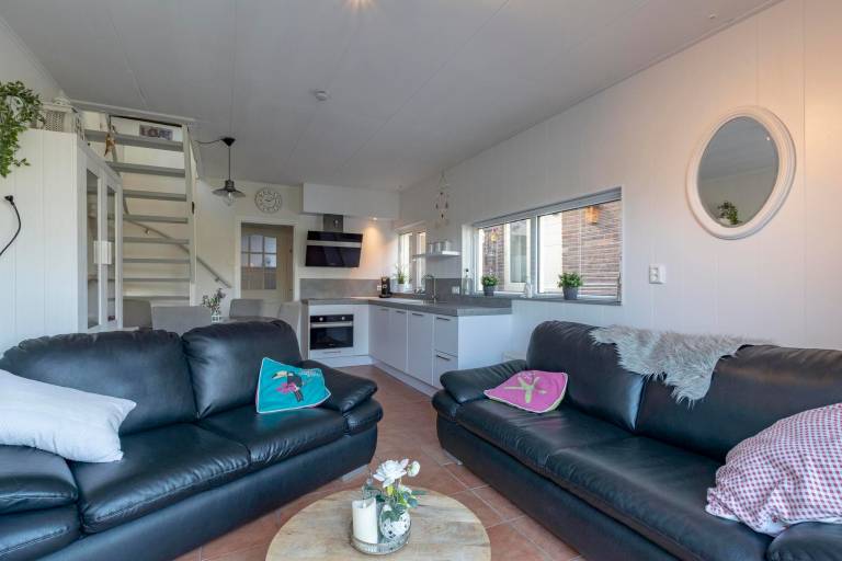 Bungalow with patio & yard | Pet-friendly — photo 2