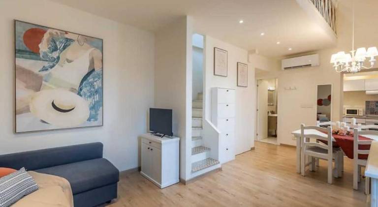 Fully equipped holiday apartment | Beach nearby | Dogs allowed in Diano Marina