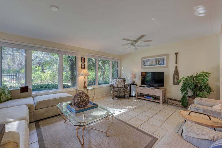 8 Lighthouse Road: Charming Villa Walk to Beach, Pool, Free Bikes — photo 5