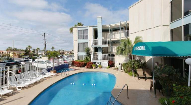 Rental apartment with hot tub & pool | Close to the beach | Pets allowed in South Padre Island, TX