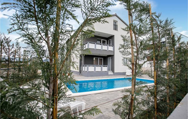 Apartma  Vrsi