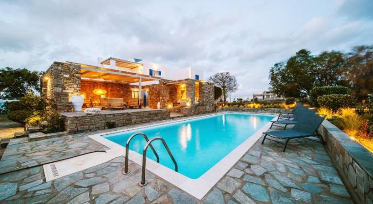 Villa with pool in Paro