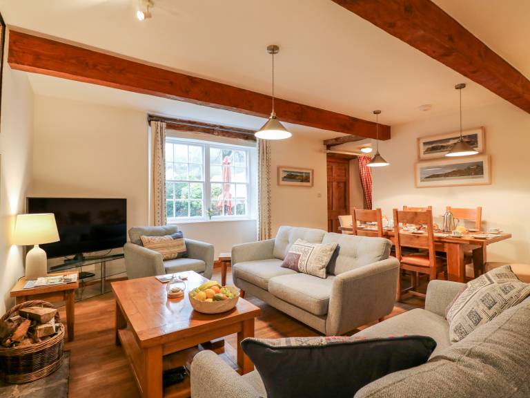 Family-oriented cottage with yard | Pets are welcome — photo 3