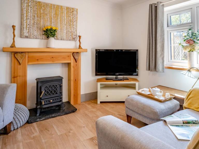 Cottage with garden & hot tub | Pets allowed — photo 4