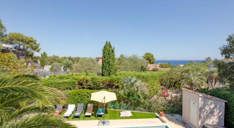 Fully equipped house with yard, patio & grill | Next to the beach | Dogs allowed in Fréjus