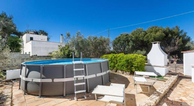 Vacation home with pool — photo 5