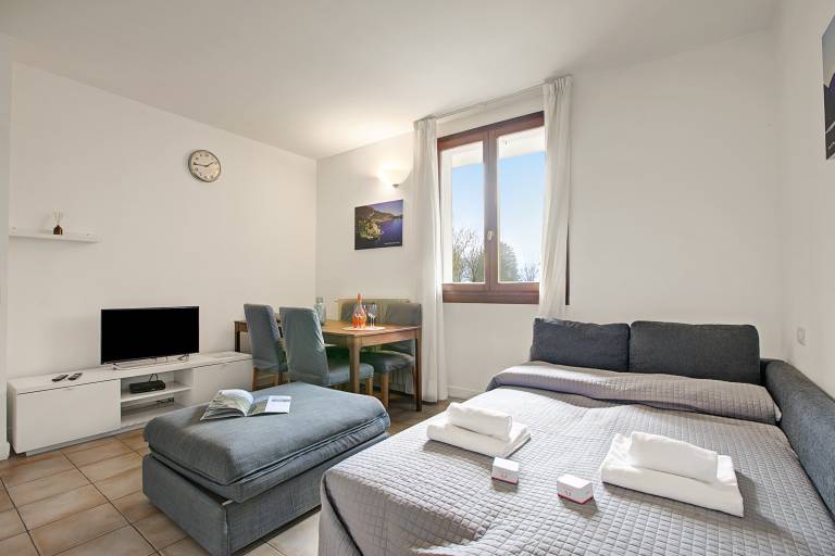 Apartment with terrace & garden | Mountain view — photo 3