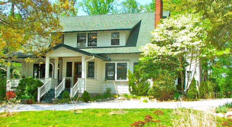 Oakland Cottage Bed and Breakfast in Asheville, NC