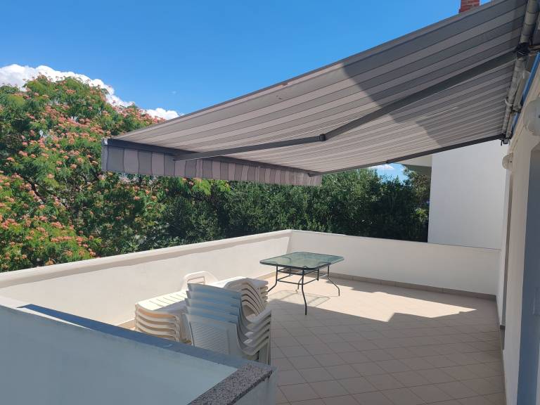 House with terrace, barbeque & yard | Garden view — photo 3
