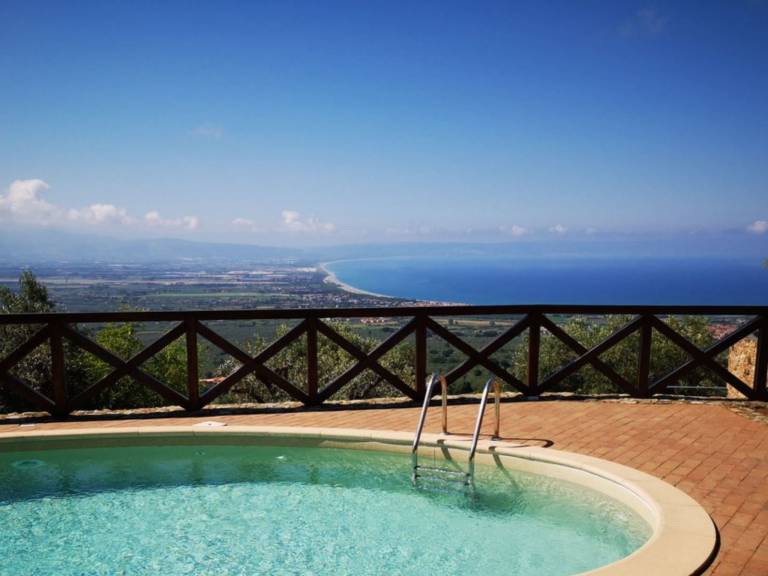 House with private pool, garden & terrace — photo 4