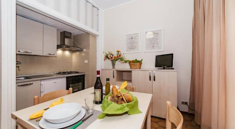 Apartment with terrace & yard in Diano Marina