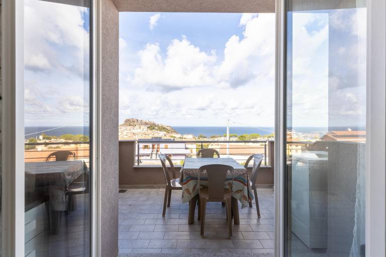 Holiday apartment with terrace & pool — photo 3