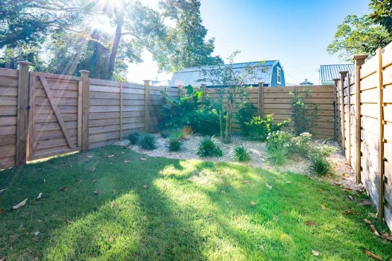 Vacation home with garden & BBQ | Water view — photo 4