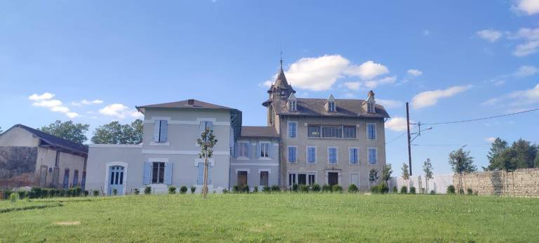 Gite with terrace & barbecue in Tarbes