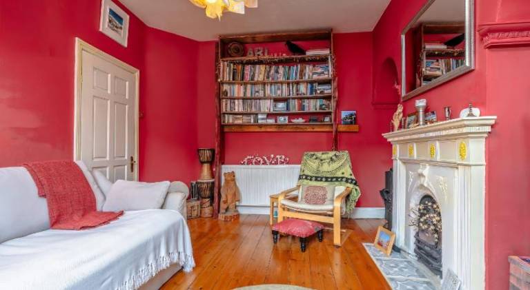 Charming vacation home with yard | Dogs allowed in Bristol