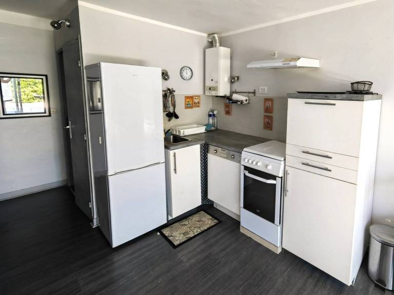 Charming renovated T3 for 6, beachfront with private parking — photo 5