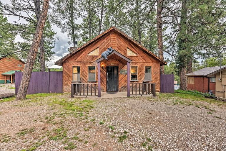Ruidoso Cabin w/ Deck & Grill - Walk to Town! — photo 2