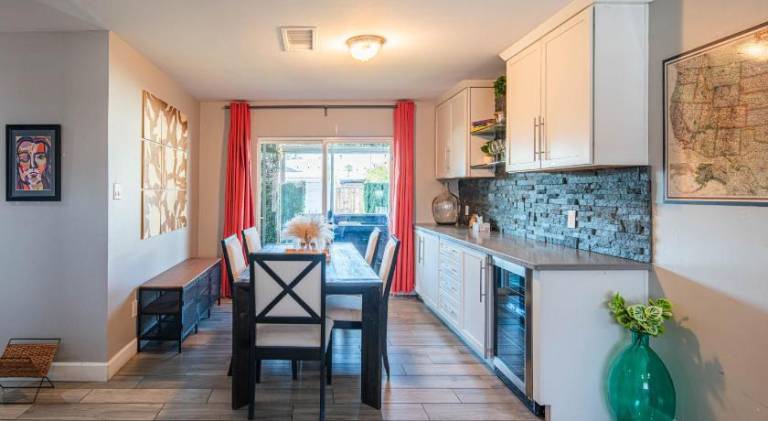 Minutes to Old Town & Stadium, Pool, Sauna, Gazebo, Hot Tub, Fire Pit, Sleeps 14 — photo 3