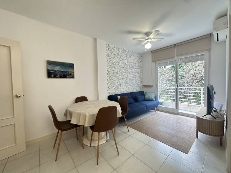 Charming rental apartment with terrace | Beach view | Next to the beach | Pets allowed — photo 3