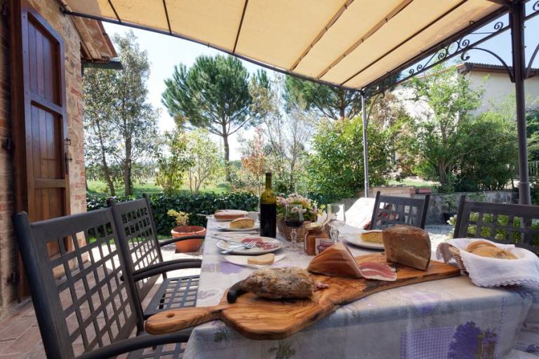         
Chambre privée ∙ 2 personnes ∙ 1 chambre
    