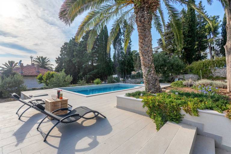 Villa with pool, terrace & BBQ | Pool view — photo 2