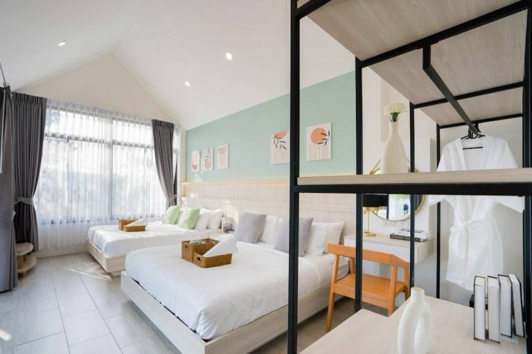 Villa with 5 rooms for 16 persons — photo 2