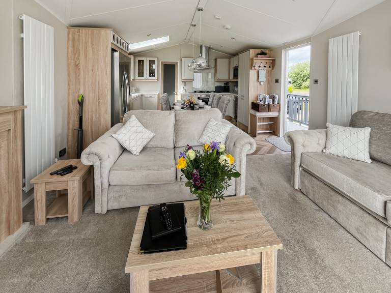 Children-friendly lovely cottage with yard & hot tub | Water view | Pets allowed — photo 3
